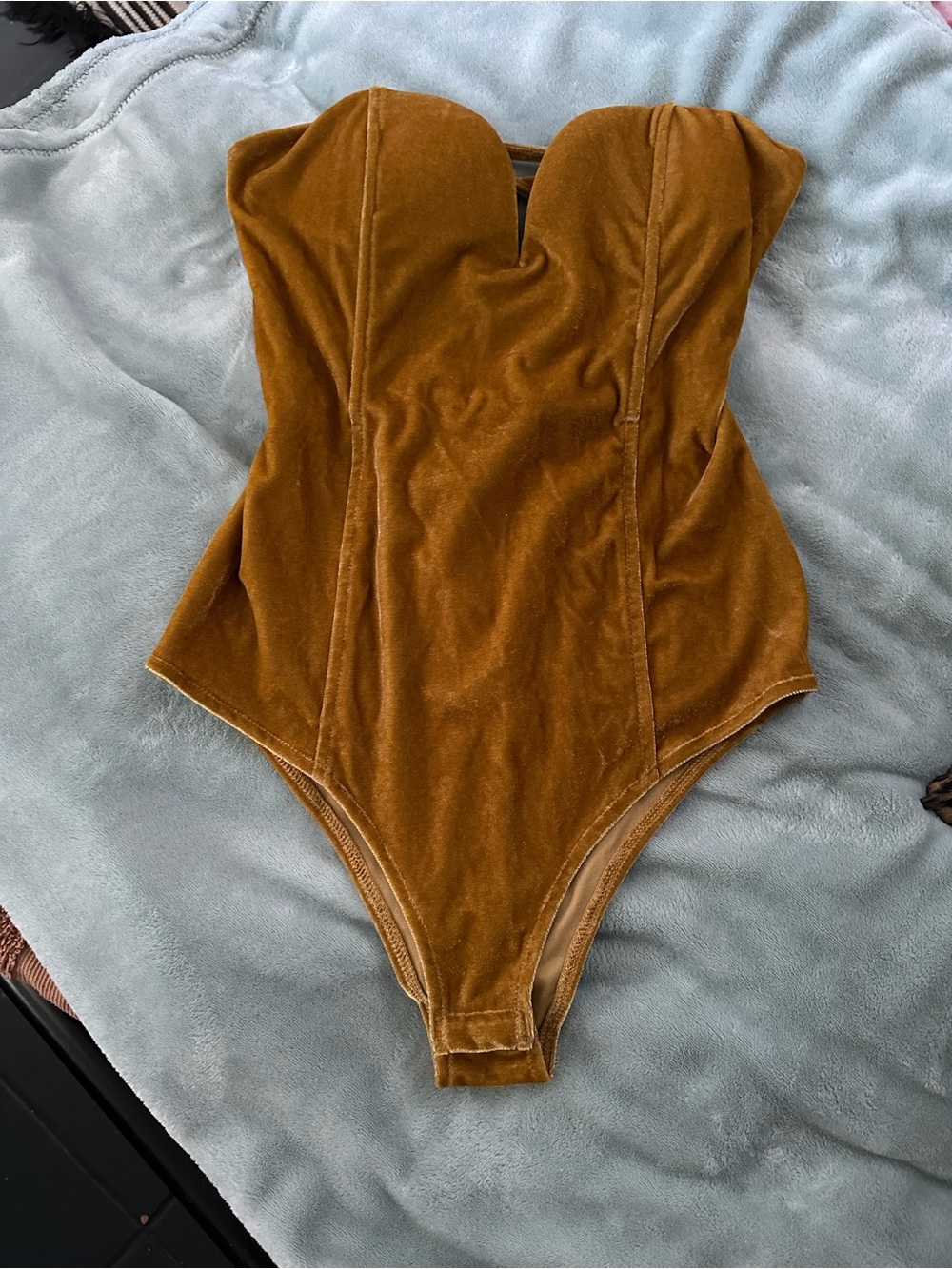 Source Unknown Velvet Strapless Bodysuit in Camel Brown